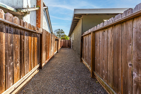 2037 San Luis Street_109