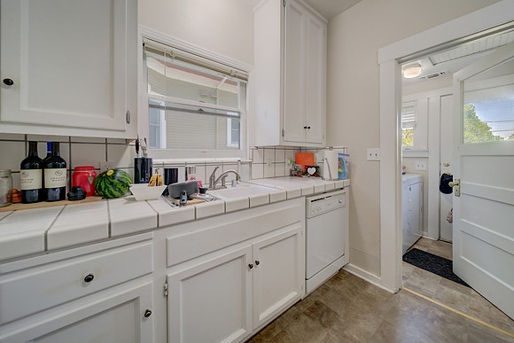 1708-1710 Santa Ynez Way_41