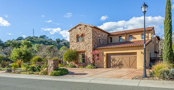 5319 Bayridge Court_001