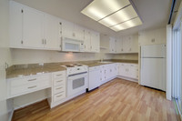 1221 Oakmont Drive, Unit 2_09