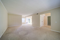 1221 Oakmont Drive, Unit 2_07