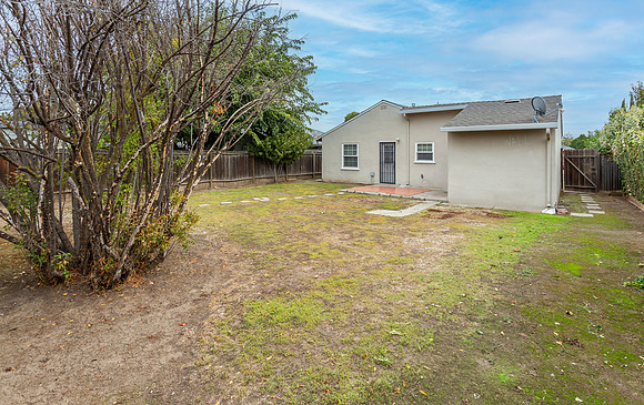 2728 Capistrano Street_06