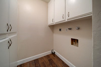 420-#4 Corcoran Ave_19