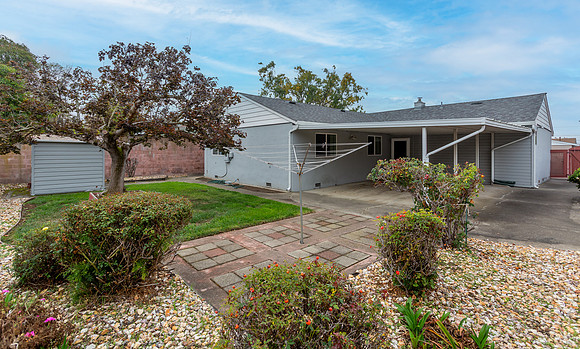 818 Ashwood Avenue_07