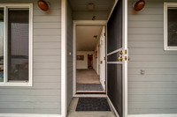 818 Ashwood Avenue_12