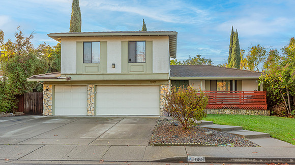 989 Suffolk Way_01