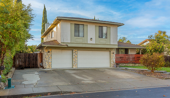 989 Suffolk Way_03