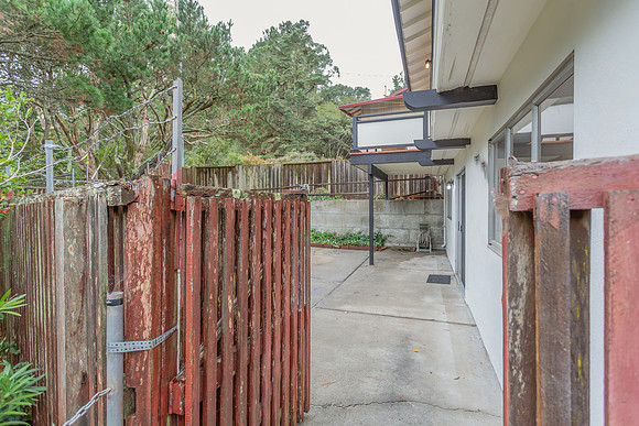 100 Alameda Place_05