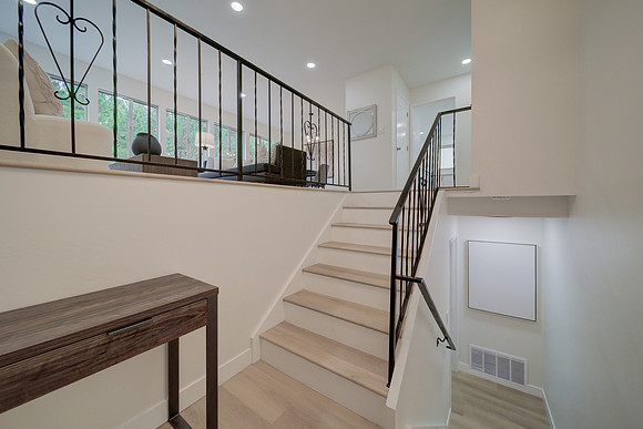 100 Alameda Place_12