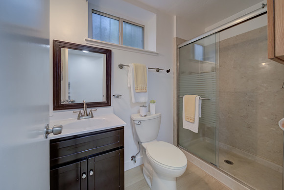 100 Alameda Place_44