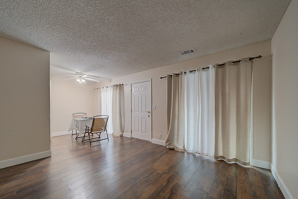 420-#4 Corcoran Ave_112