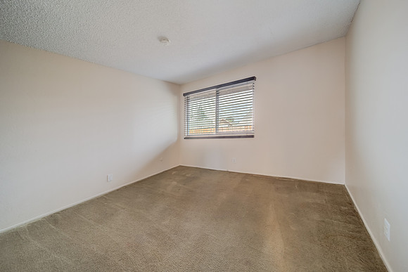 420-#4 Corcoran Ave_124