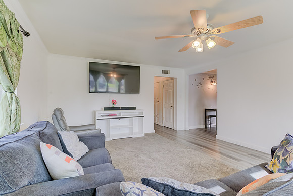 612 E Colorado St_,12