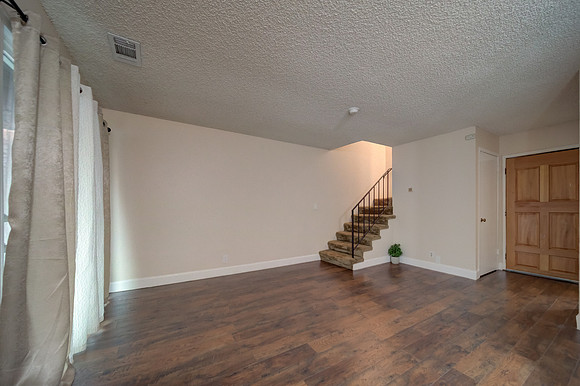 420-#4 Corcoran Ave_14
