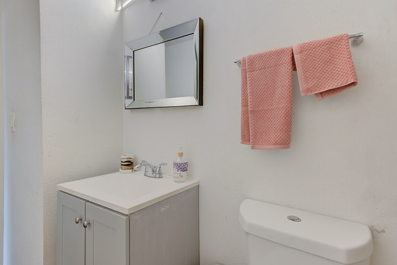 612 E Colorado St_,16
