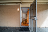 420-#4 Corcoran Ave_09