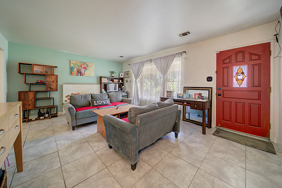 1812 Utah Street_21
