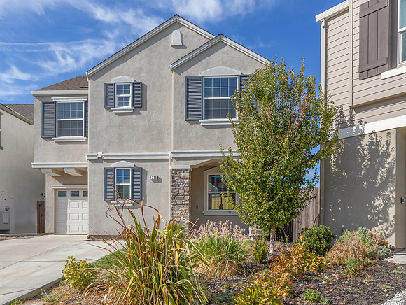 1235 Golden Angel Way_102