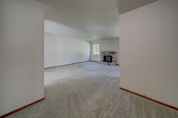 2037 San Luis Street_115