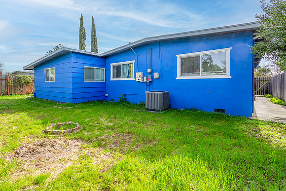 612 E Colorado St_,06
