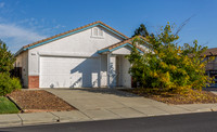 901 Pearwood Court, Vacaville