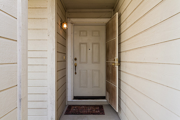 608 Charles Way_06