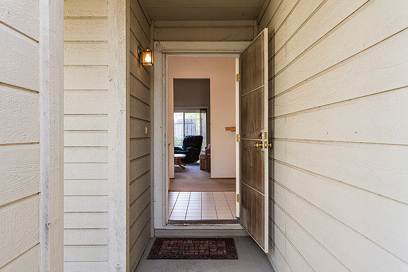 608 Charles Way_07