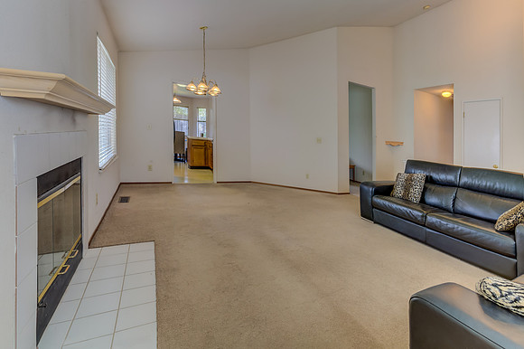 608 Charles Way_112