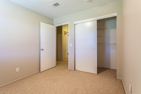 403 Tabor Av_18