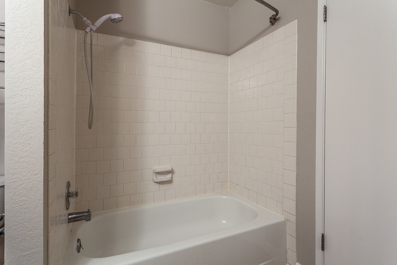 403 Tabor Av_23