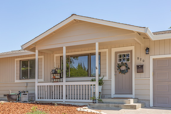 935 Mason Court_03