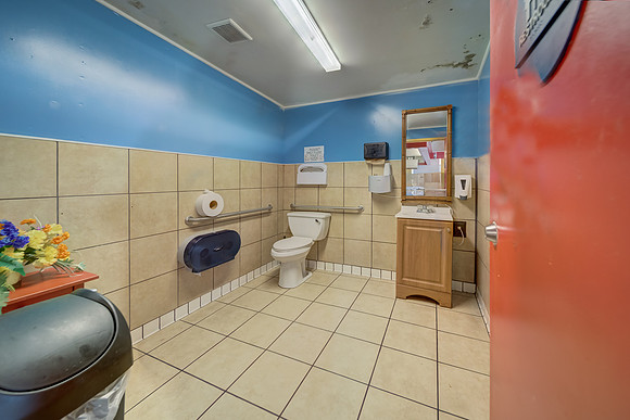 1708 W Texas Street_28