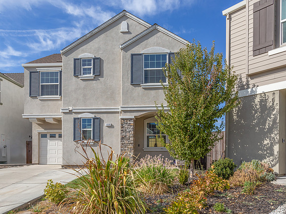 1235 Golden Angel Way_02