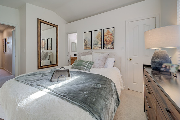 524 Feather River Way_39