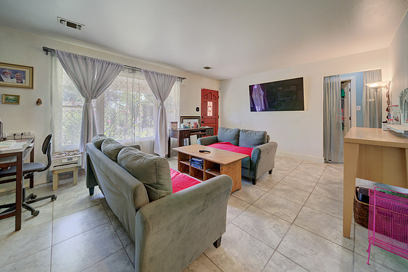 1812 Utah Street_22