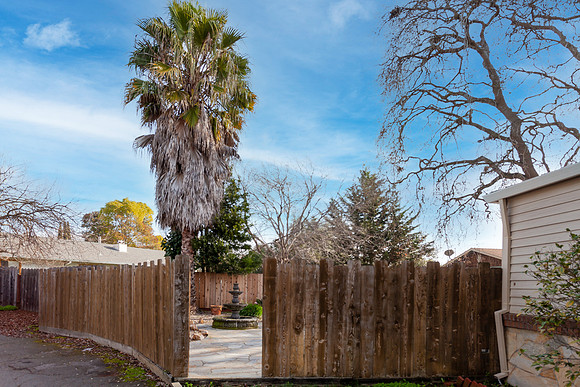 1005 Downs Way_09