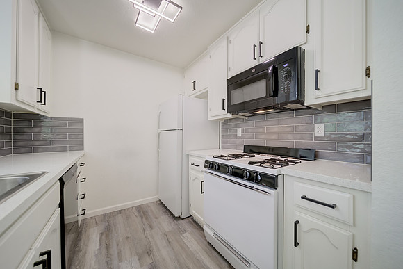 1801-#808 Marshall Road_118