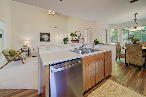 910 Southdown Court_24