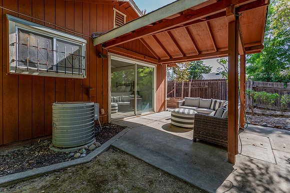 910 Southdown Court_08