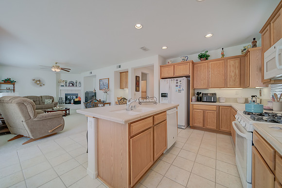 2170 Bradburn Dr_126