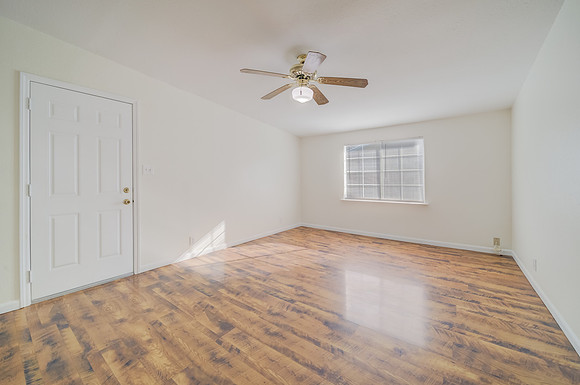 1749 Kidder Ave_120