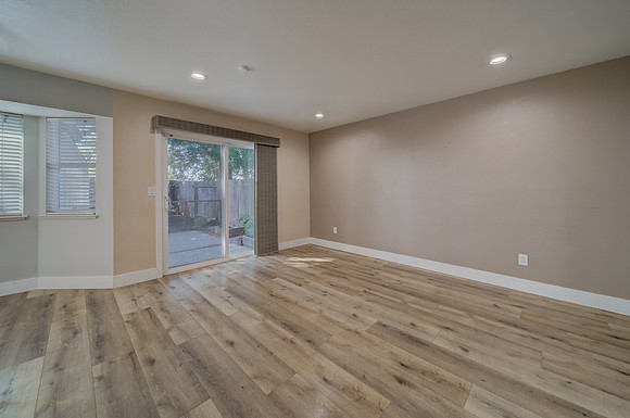 2415 Tea Court_32