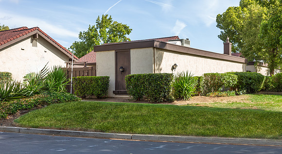 131 Fairoaks Drive_01