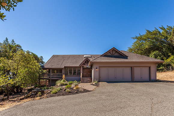 4589 McCready Court_01