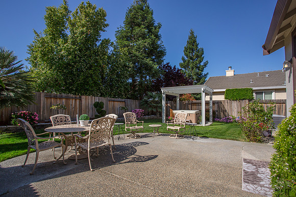 2170 Bradburn Dr_109