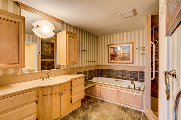 1001 Shire Ct_39