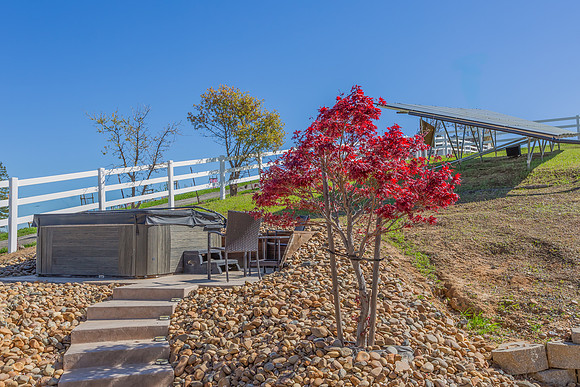 7490 English Hills Road_10