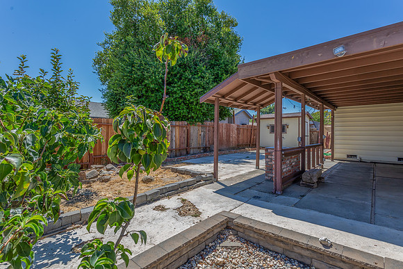 1091 Hawk Lane_110