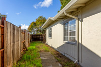 1749 Kidder Ave_04