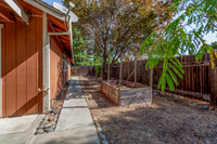 910 Southdown Court_09